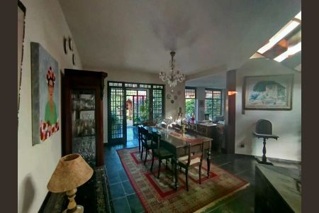 Casa de condomínio à venda com 1382m², 4 quartos e 8 vagas