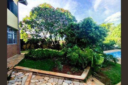 Casa de condomínio à venda com 1382m², 4 quartos e 8 vagas