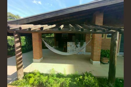 Casa de condomínio à venda com 1382m², 4 quartos e 8 vagas