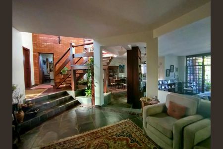 Casa de condomínio à venda com 1382m², 4 quartos e 8 vagas