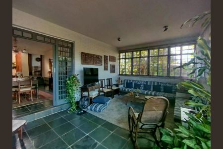 Casa de condomínio à venda com 1382m², 4 quartos e 8 vagas
