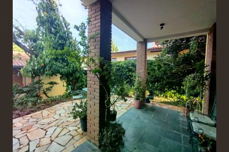 Casa de condomínio à venda com 1382m², 4 quartos e 8 vagas