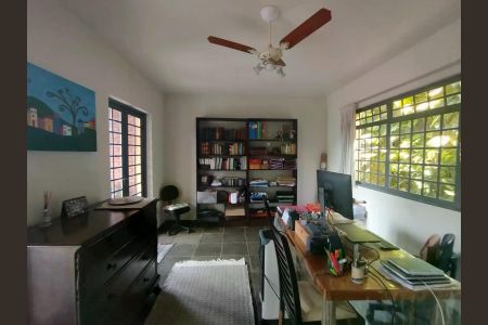 Casa de condomínio à venda com 1382m², 4 quartos e 8 vagas