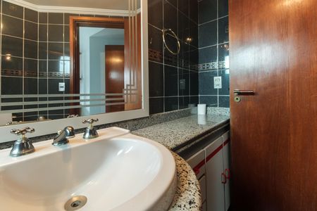Apartamento para alugar com 179m², 3 quartos e 2 vagasBanheiro Suíte 3