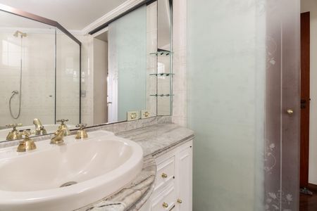 Apartamento para alugar com 179m², 3 quartos e 2 vagasBanheiro Suíte 1