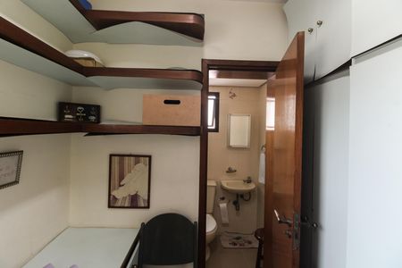Apartamento para alugar com 179m², 3 quartos e 2 vagasÁrea de Serviço - Quarto de Serviço 