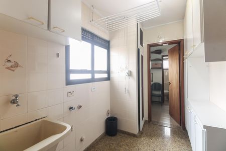 Apartamento para alugar com 179m², 3 quartos e 2 vagasÁrea de Serviço 