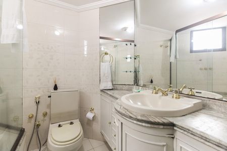 Apartamento para alugar com 179m², 3 quartos e 2 vagasBanheiro Suíte 1