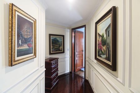 Apartamento para alugar com 179m², 3 quartos e 2 vagasCorredor 