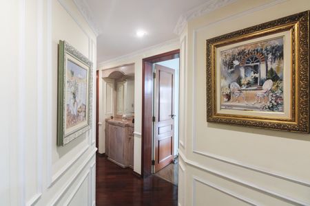 Apartamento para alugar com 179m², 3 quartos e 2 vagasCorredor 