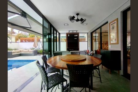 Casa de condomínio à venda com 333m², 5 quartos e 4 vagas