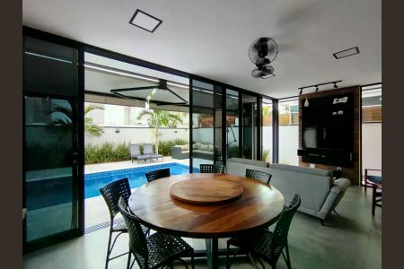 Casa de condomínio à venda com 333m², 5 quartos e 4 vagas