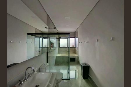Casa de condomínio à venda com 333m², 5 quartos e 4 vagas