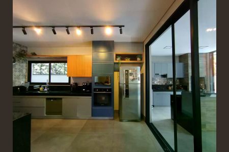 Casa de condomínio à venda com 333m², 5 quartos e 4 vagas