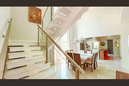 Casa de condomínio para alugar com 276m², 3 quartos e 4 vagas