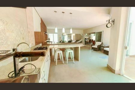 Casa de condomínio para alugar com 276m², 3 quartos e 4 vagas