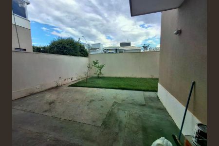 Casa de condomínio para alugar com 283m², 3 quartos e 2 vagas