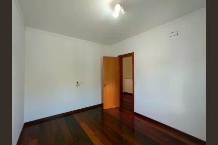 Casa de condomínio para alugar com 200m², 4 quartos e 2 vagas