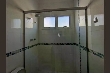 Casa de condomínio para alugar com 200m², 4 quartos e 2 vagas
