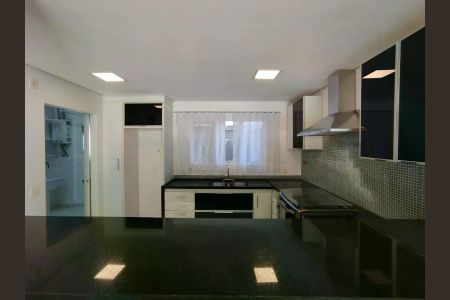 Casa de condomínio para alugar com 200m², 4 quartos e 2 vagas