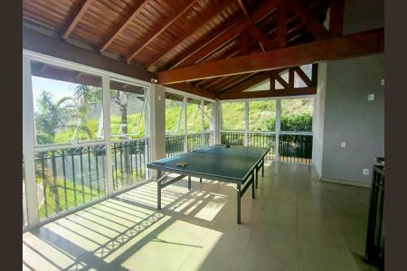 Casa de condomínio para alugar com 200m², 4 quartos e 2 vagas