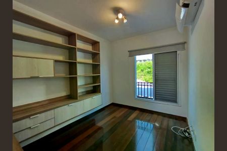 Casa de condomínio para alugar com 200m², 4 quartos e 2 vagas
