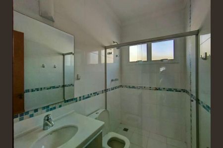 Casa de condomínio para alugar com 200m², 4 quartos e 2 vagas
