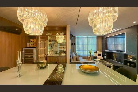 Apartamento à venda com 2 quartos, 158m² em Vila Itapura, Campinas