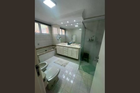 Apartamento à venda com 238m², 3 quartos e 3 vagas