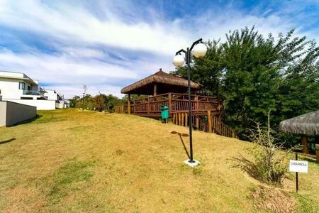 Casa de condomínio à venda com 128m², 3 quartos e 4 vagas