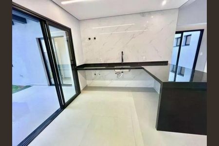 Casa de condomínio à venda com 128m², 3 quartos e 4 vagas