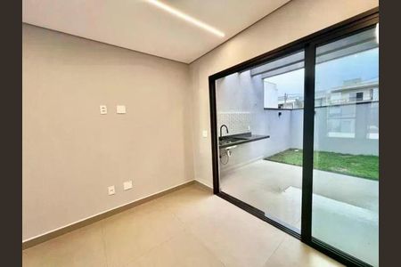 Casa de condomínio à venda com 128m², 3 quartos e 4 vagas