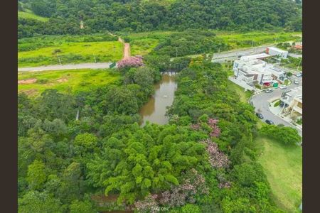 Casa de condomínio à venda com 128m², 3 quartos e 4 vagas
