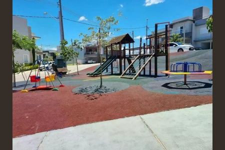 Casa de condomínio à venda com 128m², 3 quartos e 4 vagas
