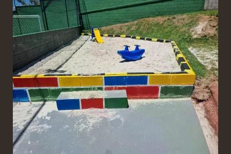 Casa de condomínio à venda com 128m², 3 quartos e 4 vagas
