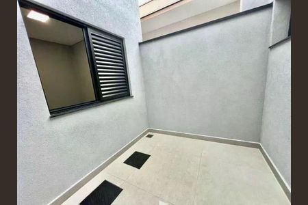 Casa de condomínio à venda com 128m², 3 quartos e 4 vagas