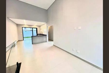 Casa de condomínio à venda com 128m², 3 quartos e 4 vagas