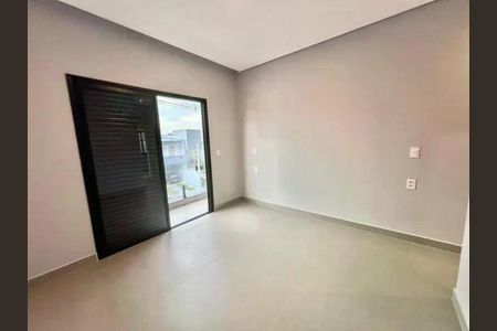 Casa de condomínio à venda com 128m², 3 quartos e 4 vagas