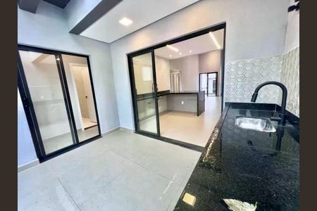 Casa de condomínio à venda com 128m², 3 quartos e 4 vagas