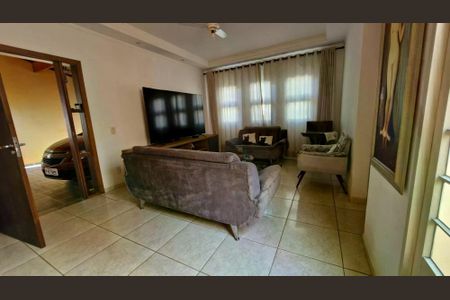 Casa à venda com 2 quartos, 194m² em Jardim Santa Genebra, Campinas