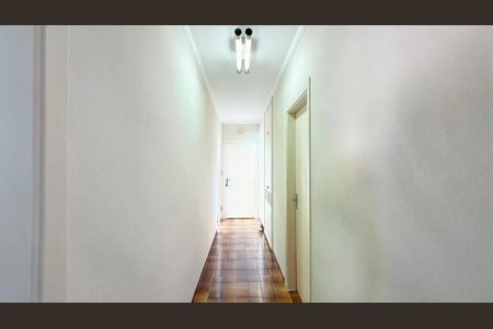Casa à venda com 221m², 4 quartos e 2 vagas