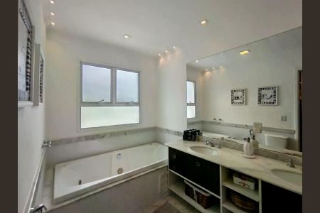 Apartamento à venda com 241m², 4 quartos e 4 vagas
