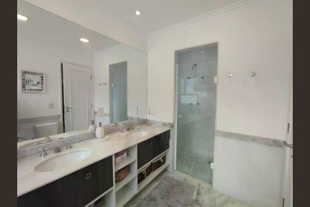 Apartamento à venda com 241m², 4 quartos e 4 vagas