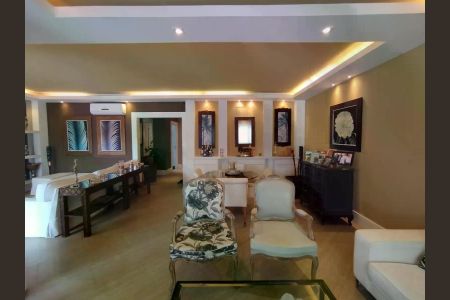 Apartamento à venda com 241m², 4 quartos e 4 vagas