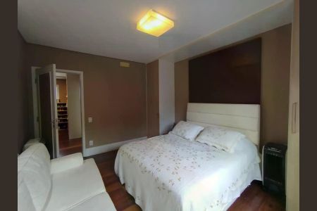 Apartamento à venda com 241m², 4 quartos e 4 vagas