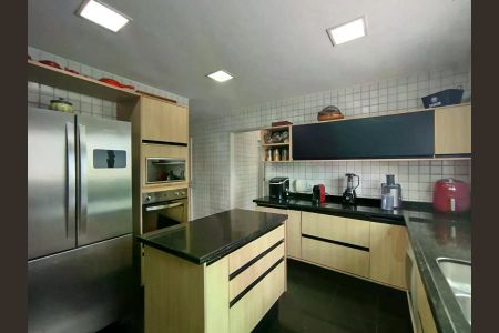Apartamento à venda com 241m², 4 quartos e 4 vagas