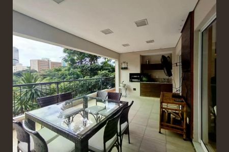 Apartamento à venda com 241m², 4 quartos e 4 vagas