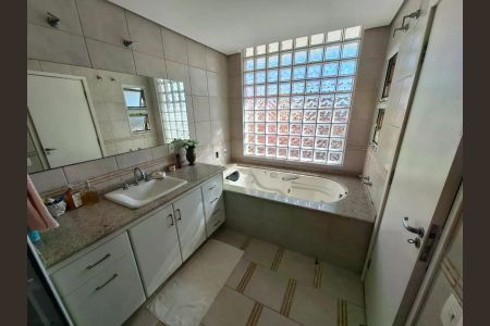 Casa à venda com 4 quartos, 300m² em Parque das Flores, Campinas