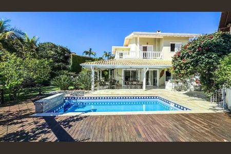 Casa de condomínio à venda com 353m², 5 quartos e 4 vagas