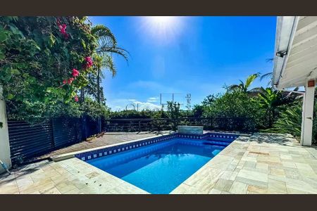 Casa de condomínio à venda com 353m², 5 quartos e 4 vagas